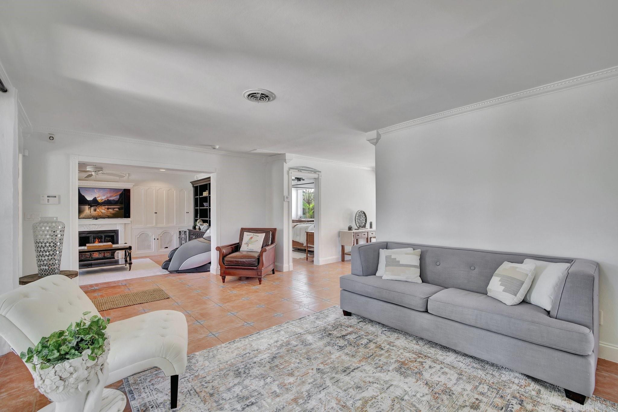 271 Capri Ave