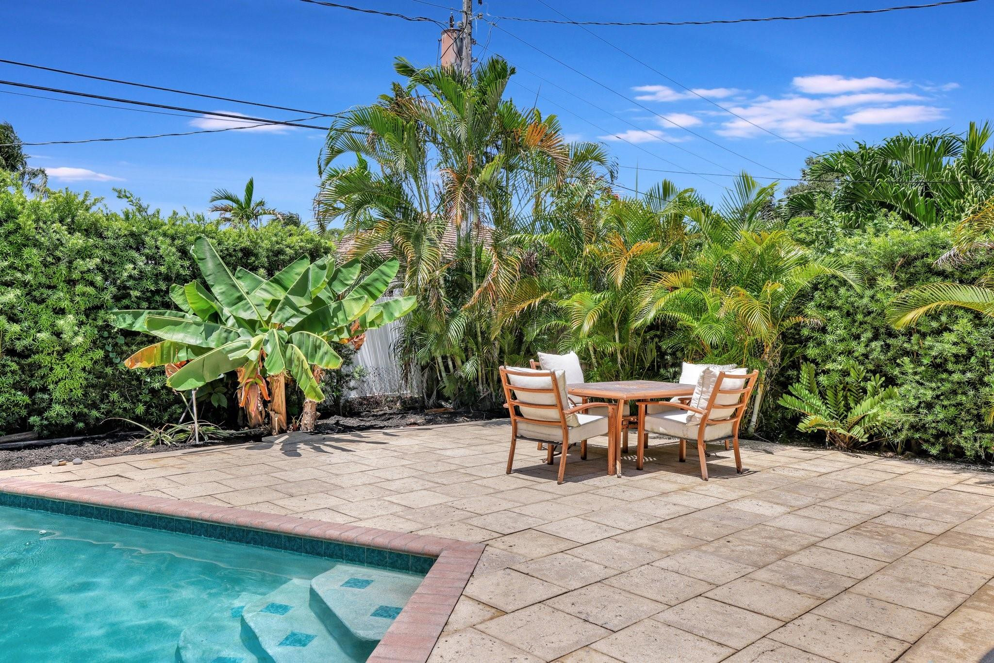 271 Capri Ave