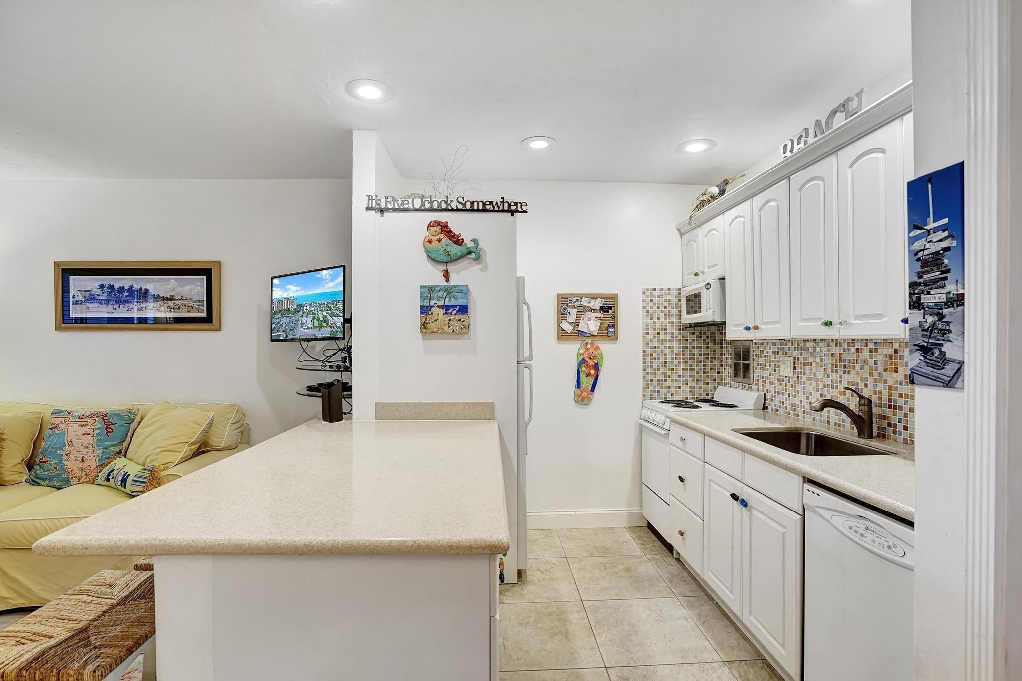 4658 Bougainvilla Drive 60, Lauderdale-By-The-Sea Unit: 60