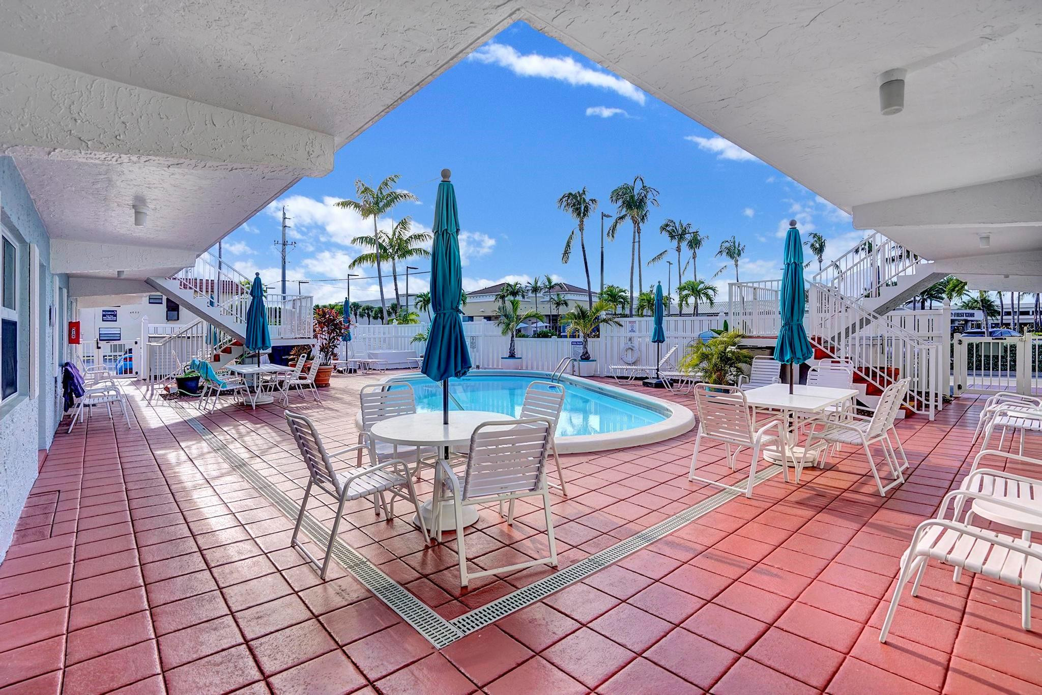 4658 Bougainvilla Drive 60, Lauderdale-By-The-Sea Unit: 60