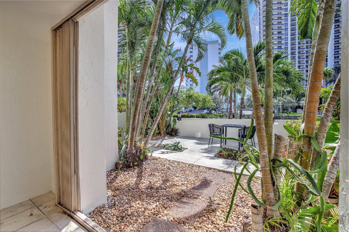 4143 N Ocean Blvd 101