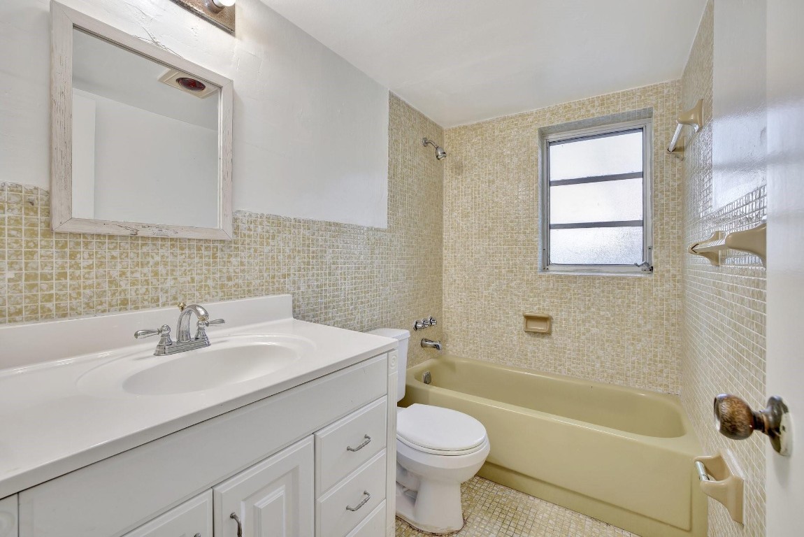 4143 N Ocean Blvd 101