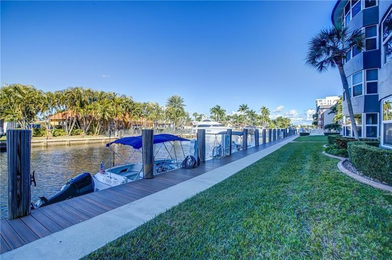 3121 NE 51st St 106E