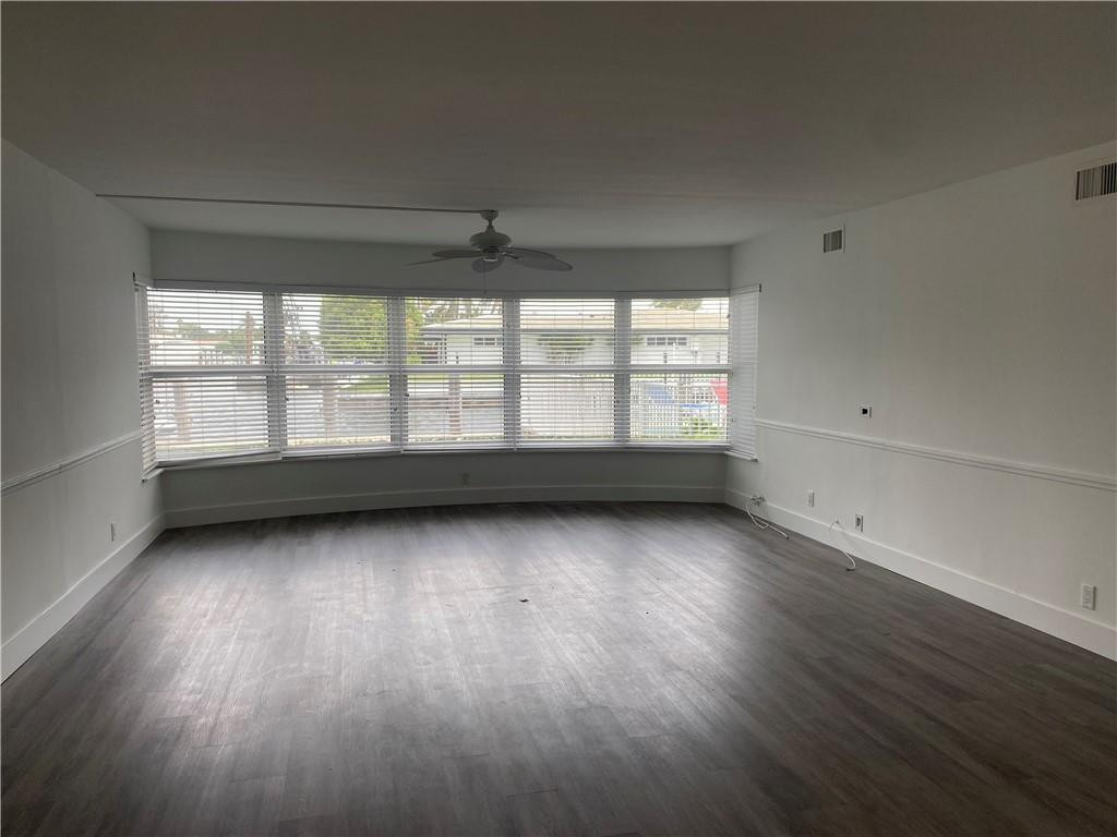 3121 NE 51st St 106E