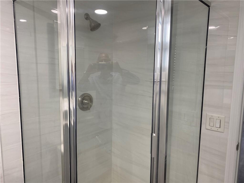 3121 NE 51st St 106E