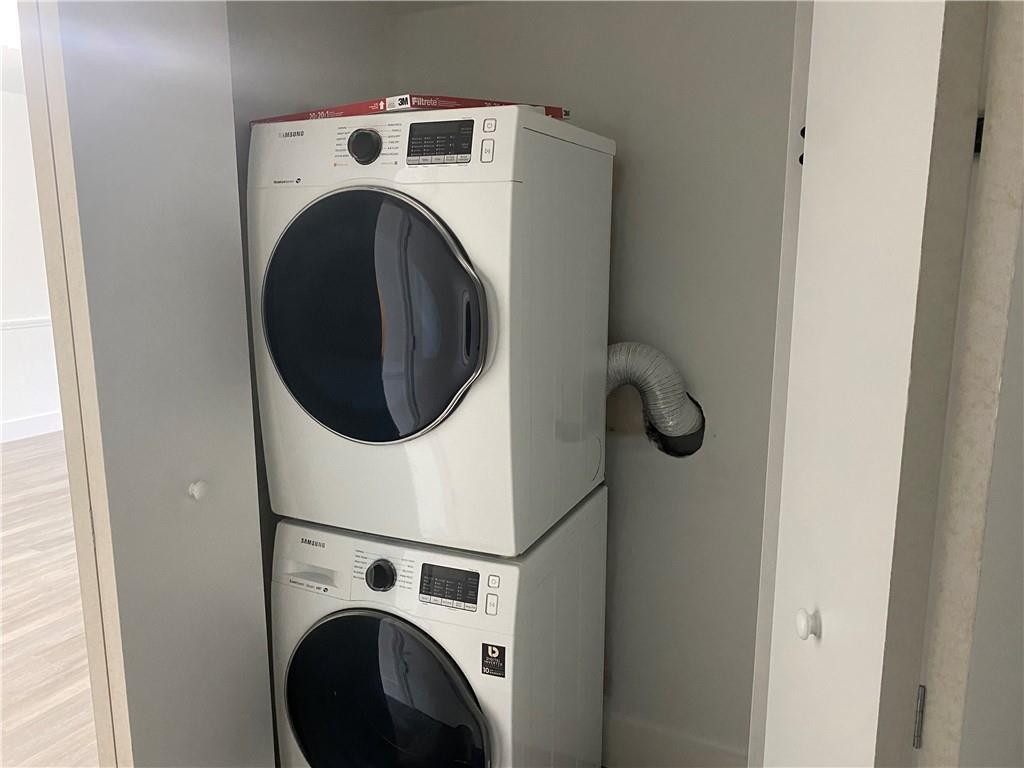 3121 NE 51st St 106E