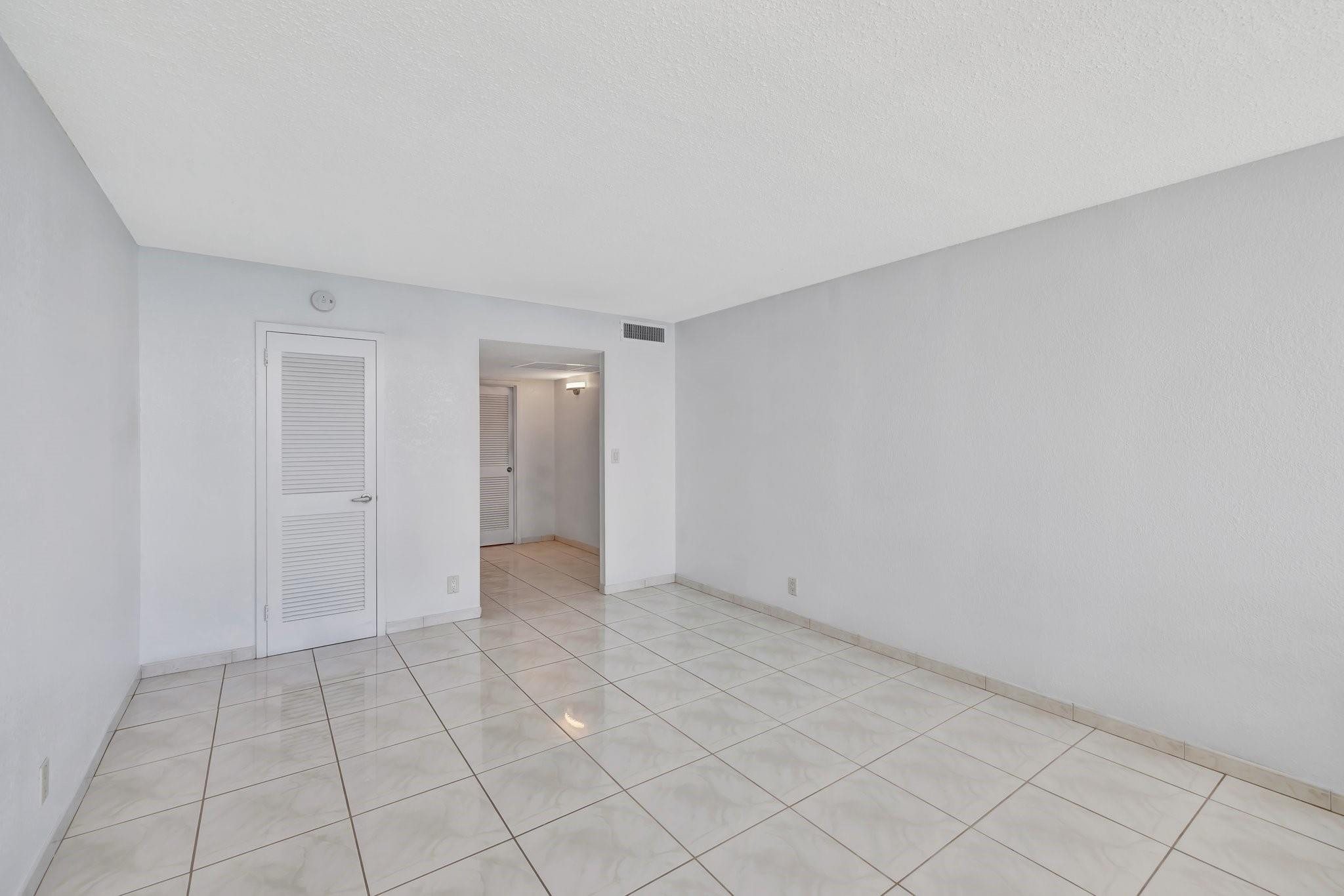 3140 S Ocean Dr 2105