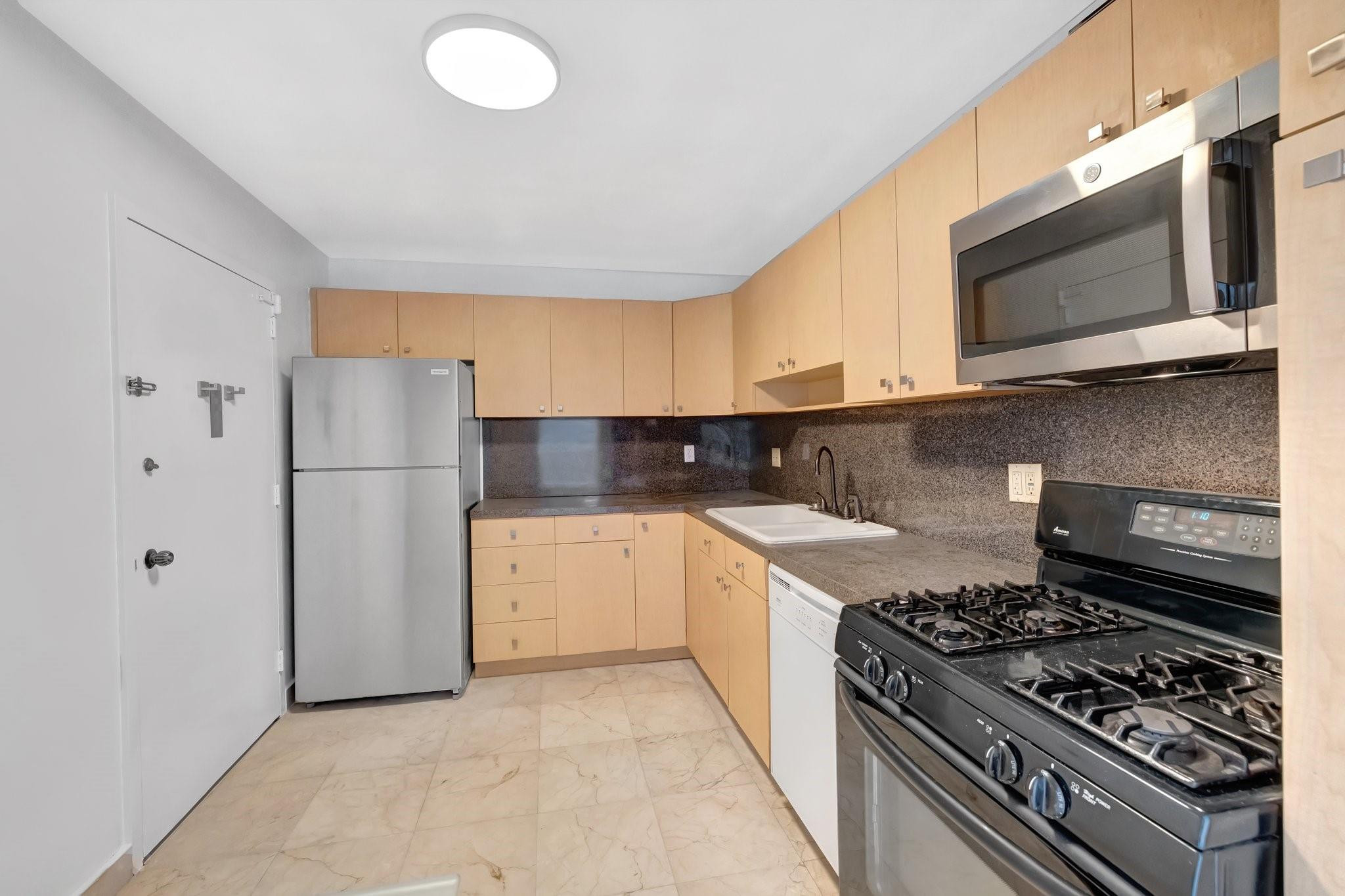 3140 S Ocean Dr 2105