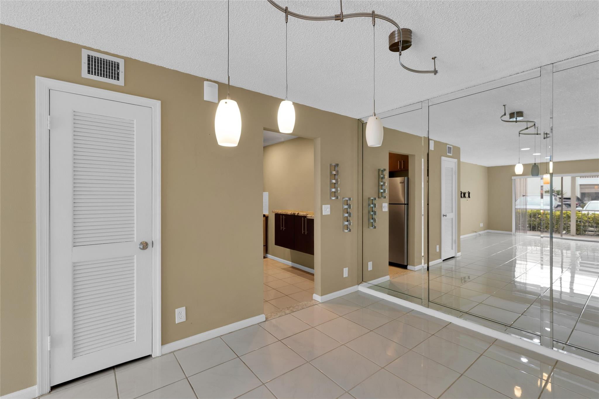 6507 Bay Club Drive 6507-1