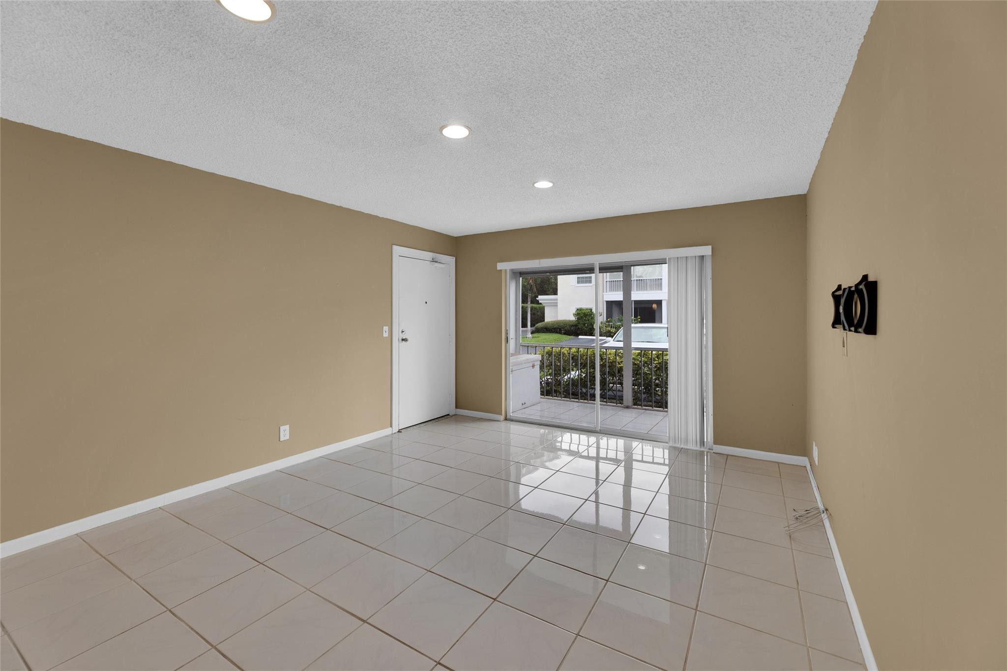 6507 Bay Club Drive 6507-1