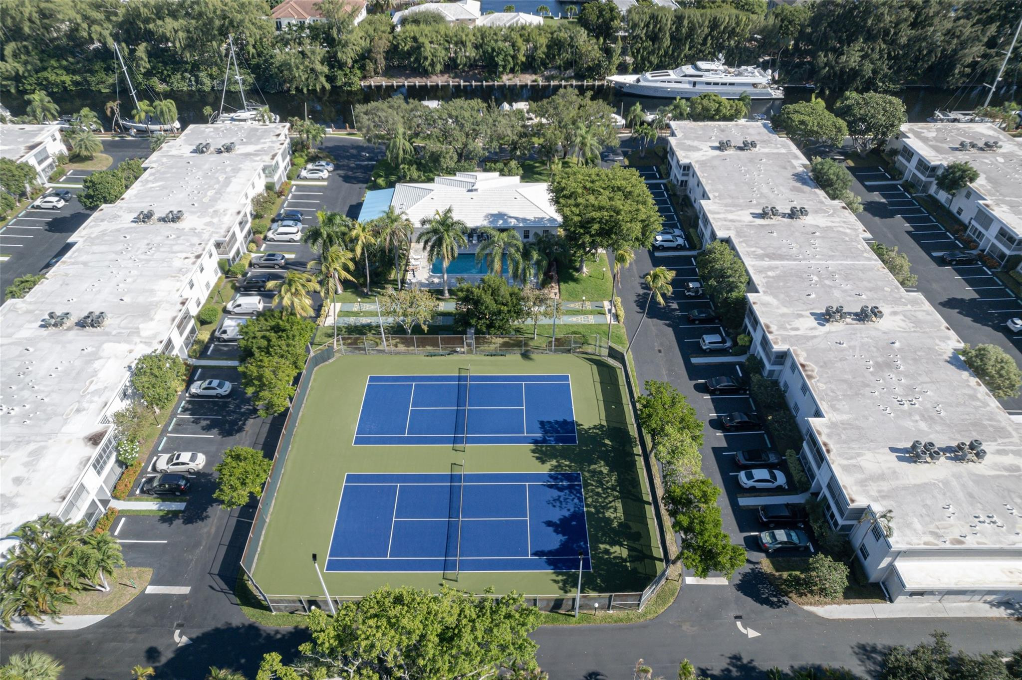 6507 Bay Club Drive 6507-1