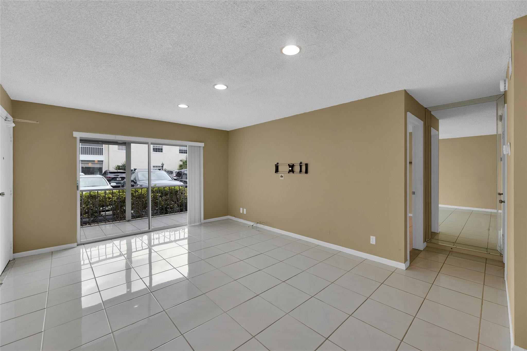 6507 Bay Club Drive 6507-1