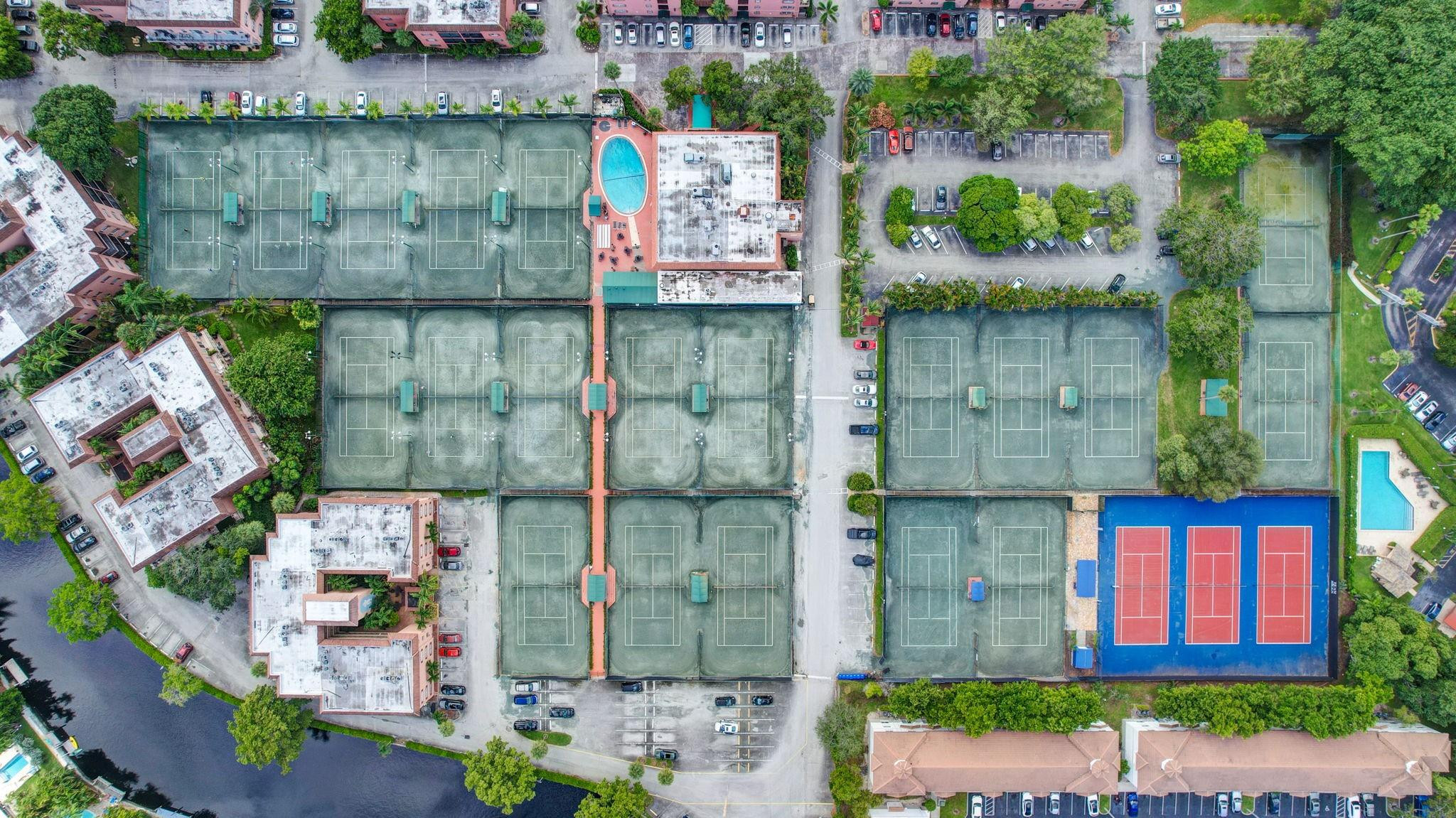 640 Tennis Club Dr 111