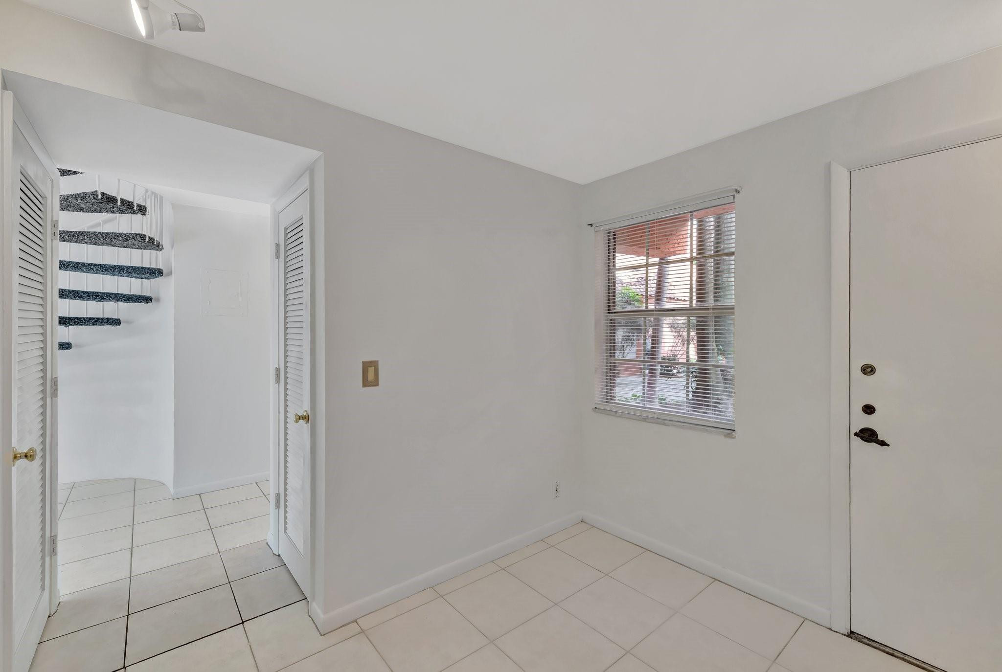 640 Tennis Club Dr 111