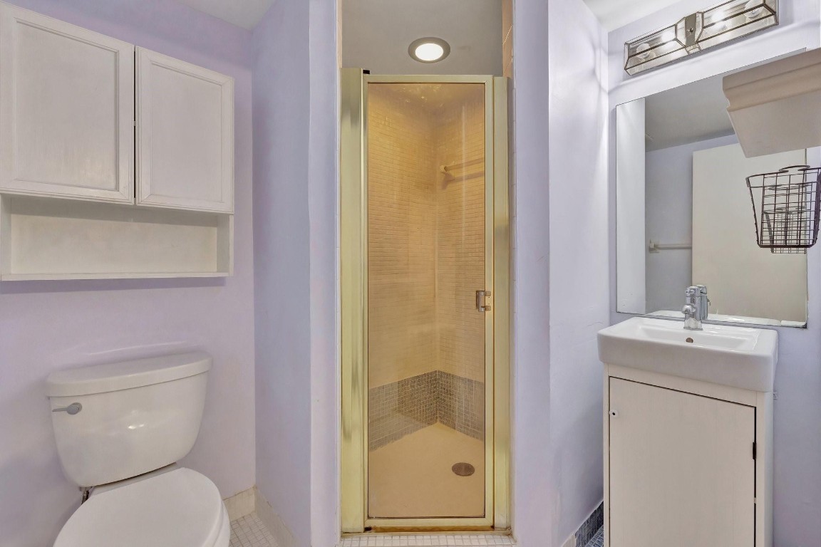 640 Tennis Club Dr 111