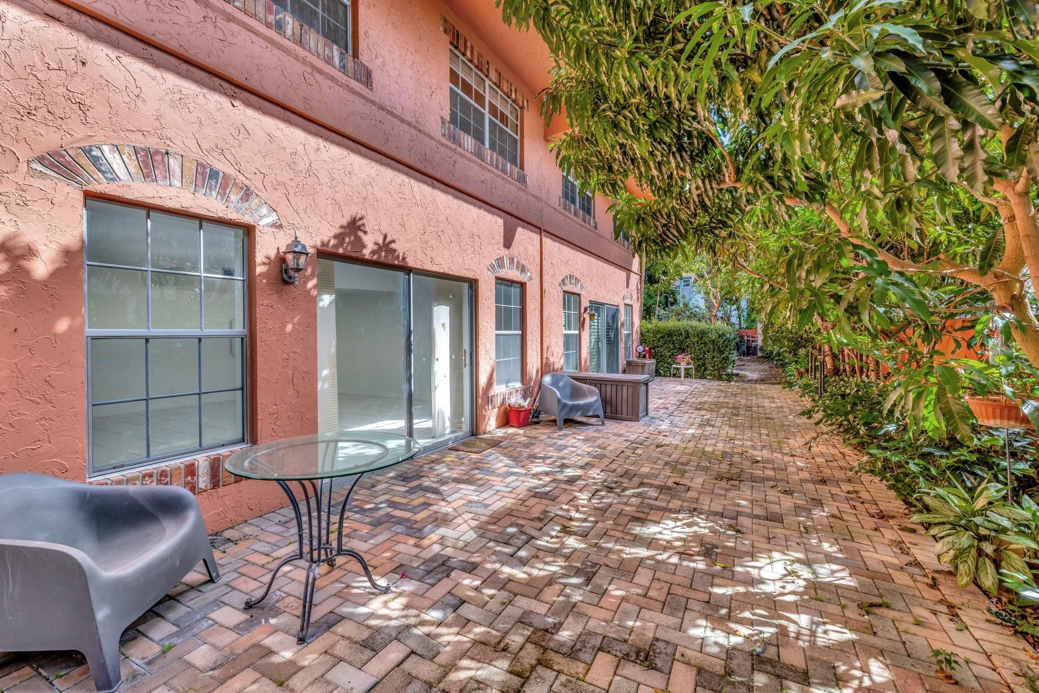 640 Tennis Club Dr 111