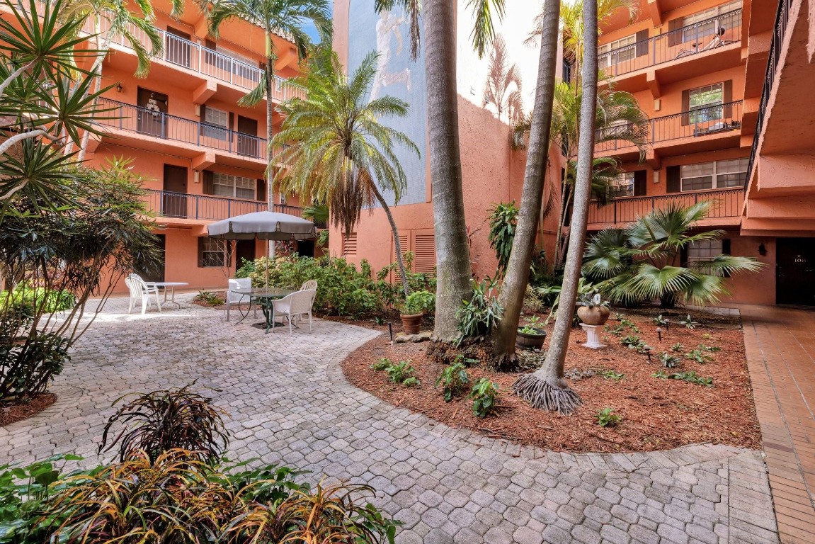 640 Tennis Club Dr 111