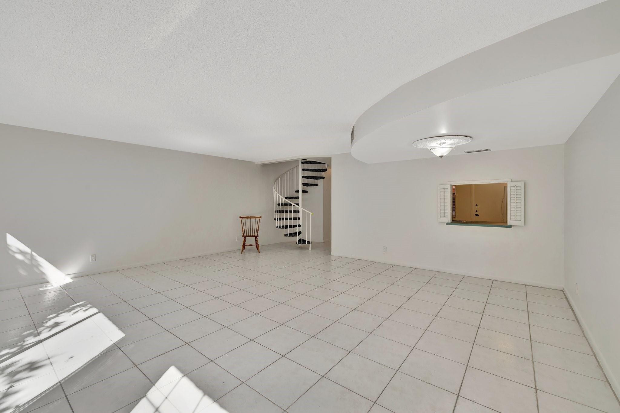 640 Tennis Club Dr 111