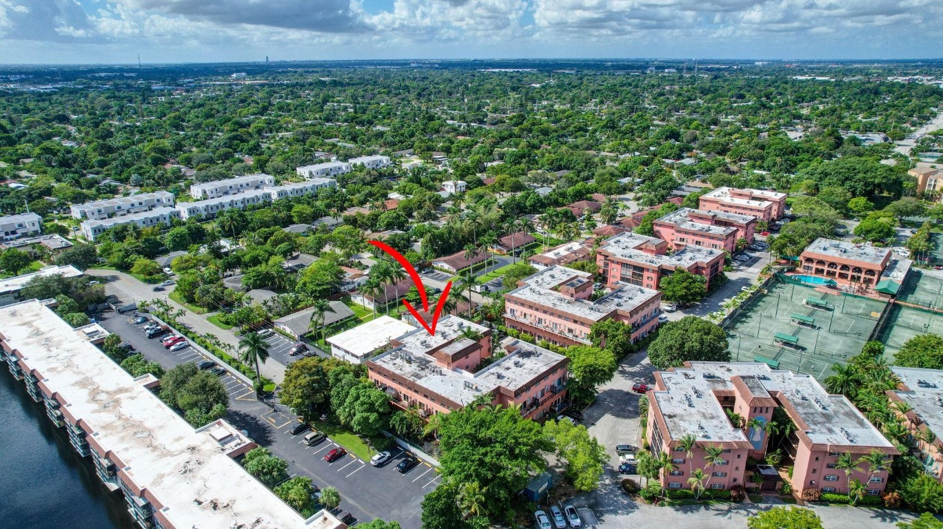 640 Tennis Club Dr 111