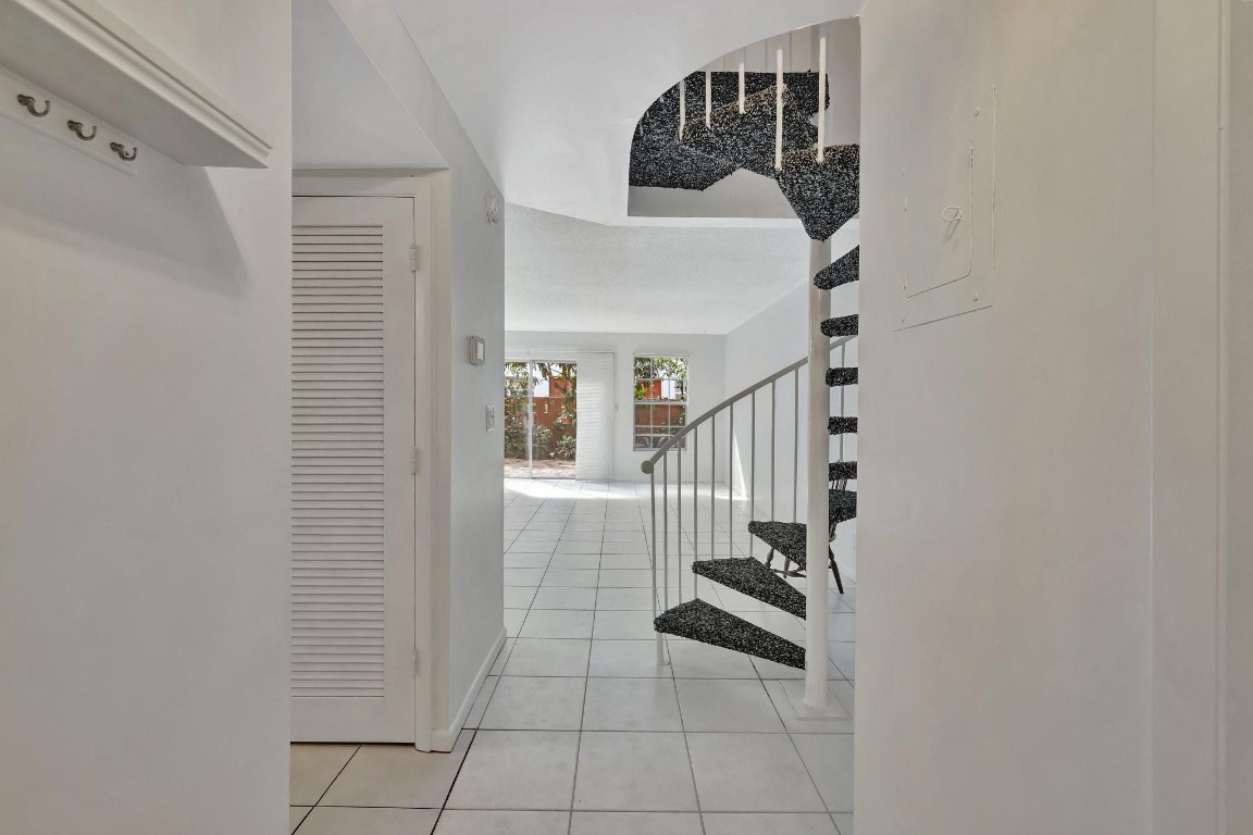 640 Tennis Club Dr 111