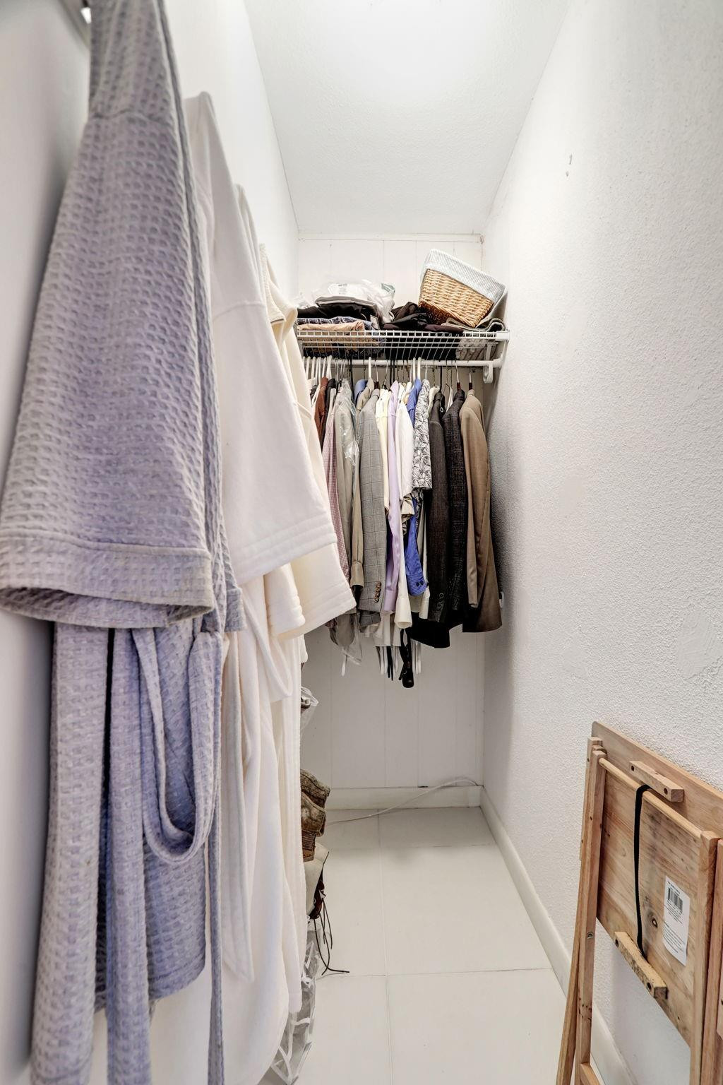 1069 Guildford D 1069