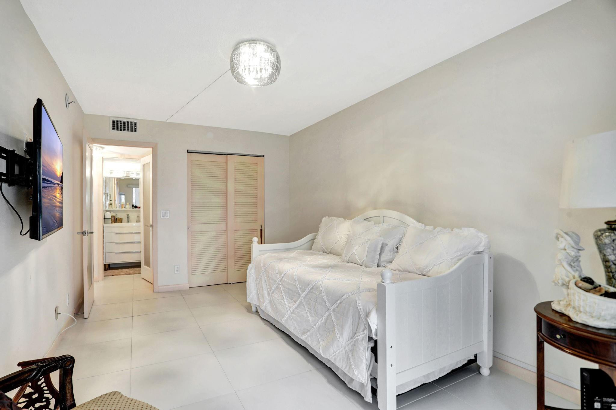 1069 Guildford D 1069