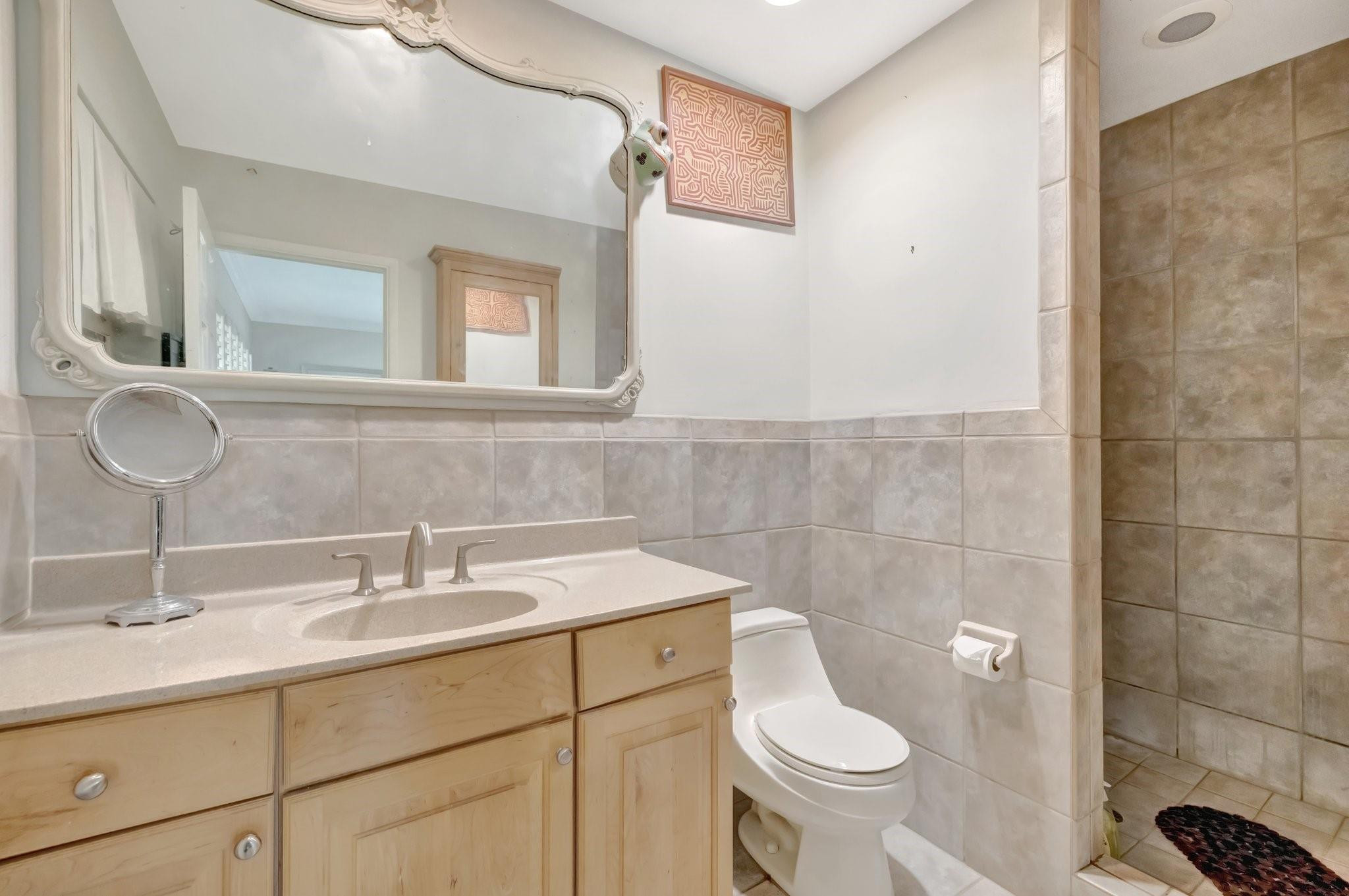 2732 NE 29th Ct