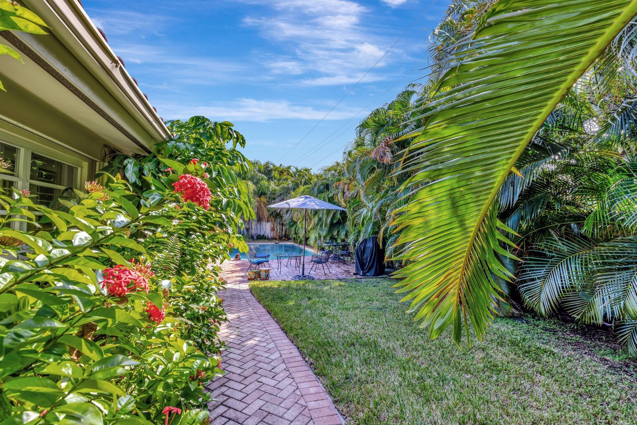 2732 NE 29th Ct