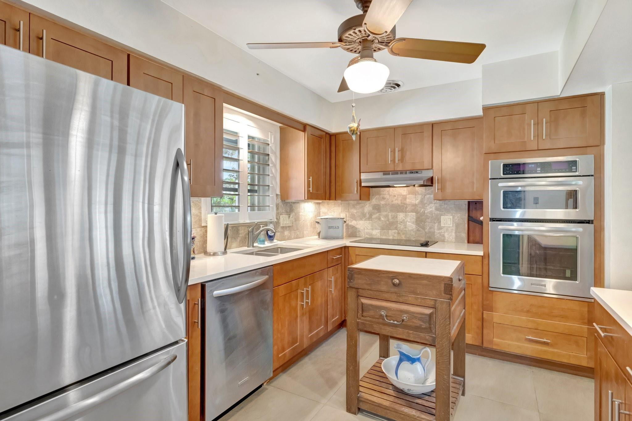 2732 NE 29th Ct