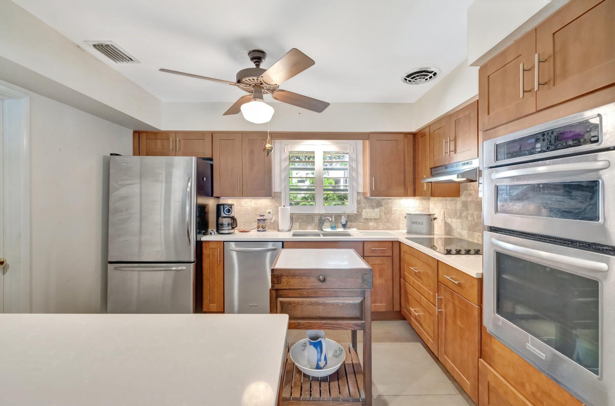 2732 NE 29th Ct