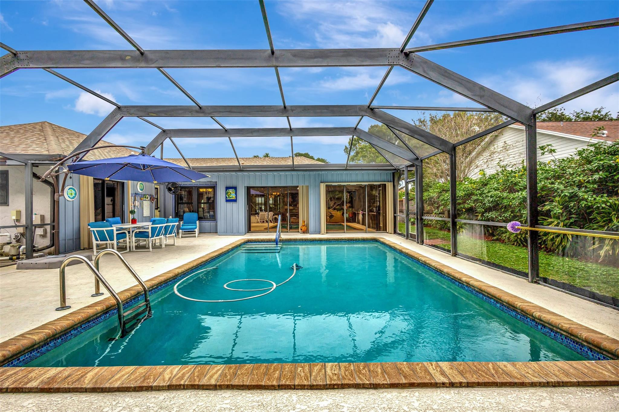 9022 Gardens Glen Cir