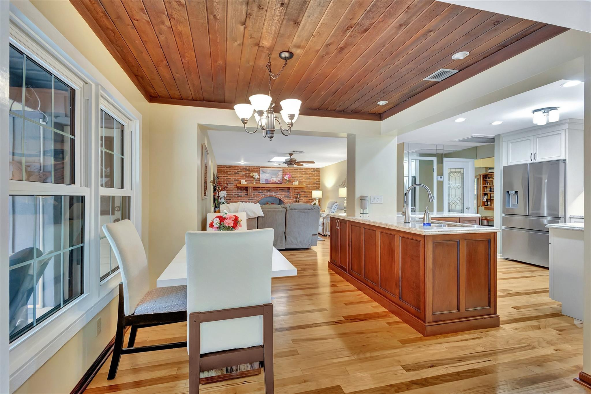 9022 Gardens Glen Cir