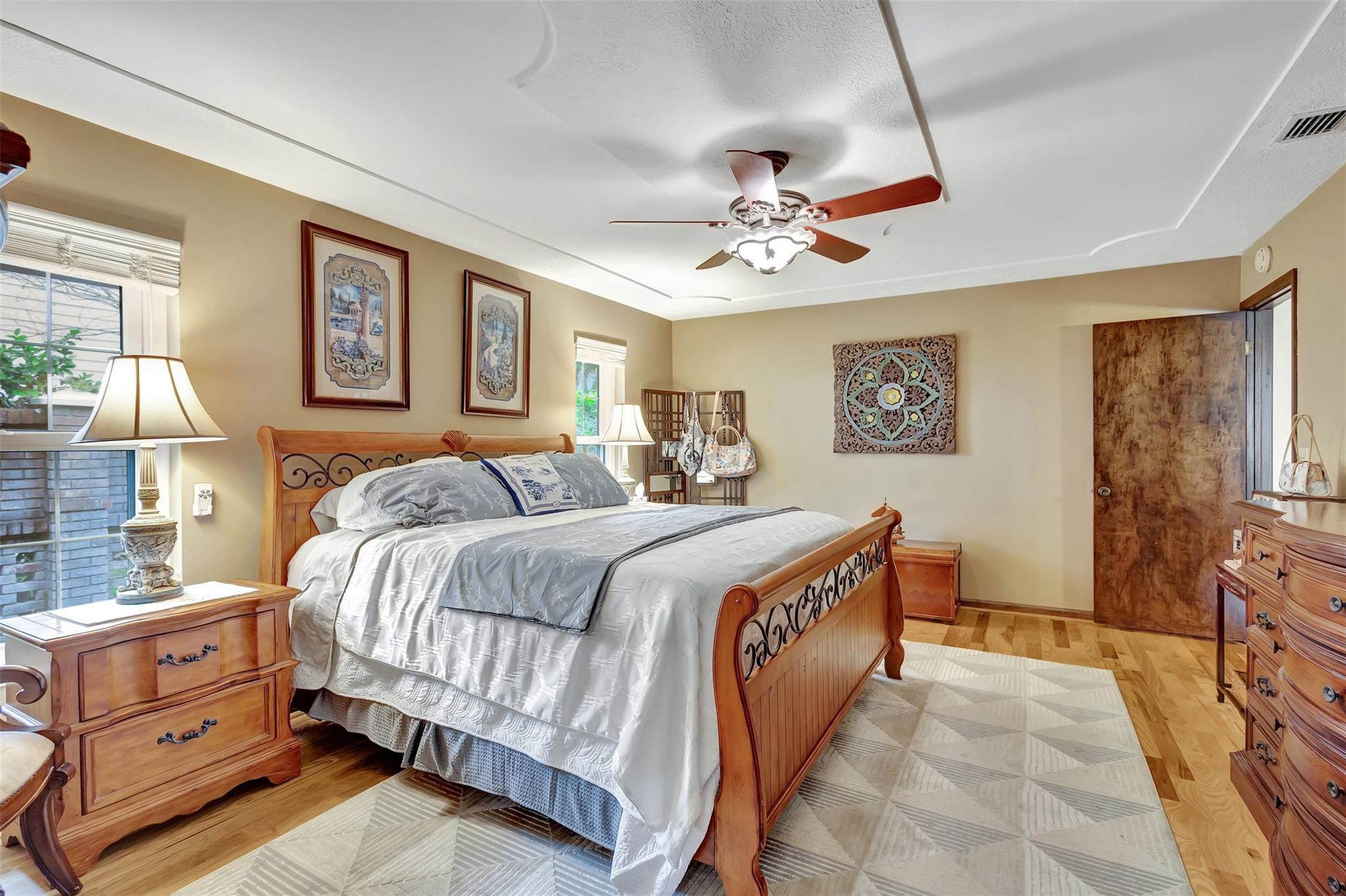 9022 Gardens Glen Cir