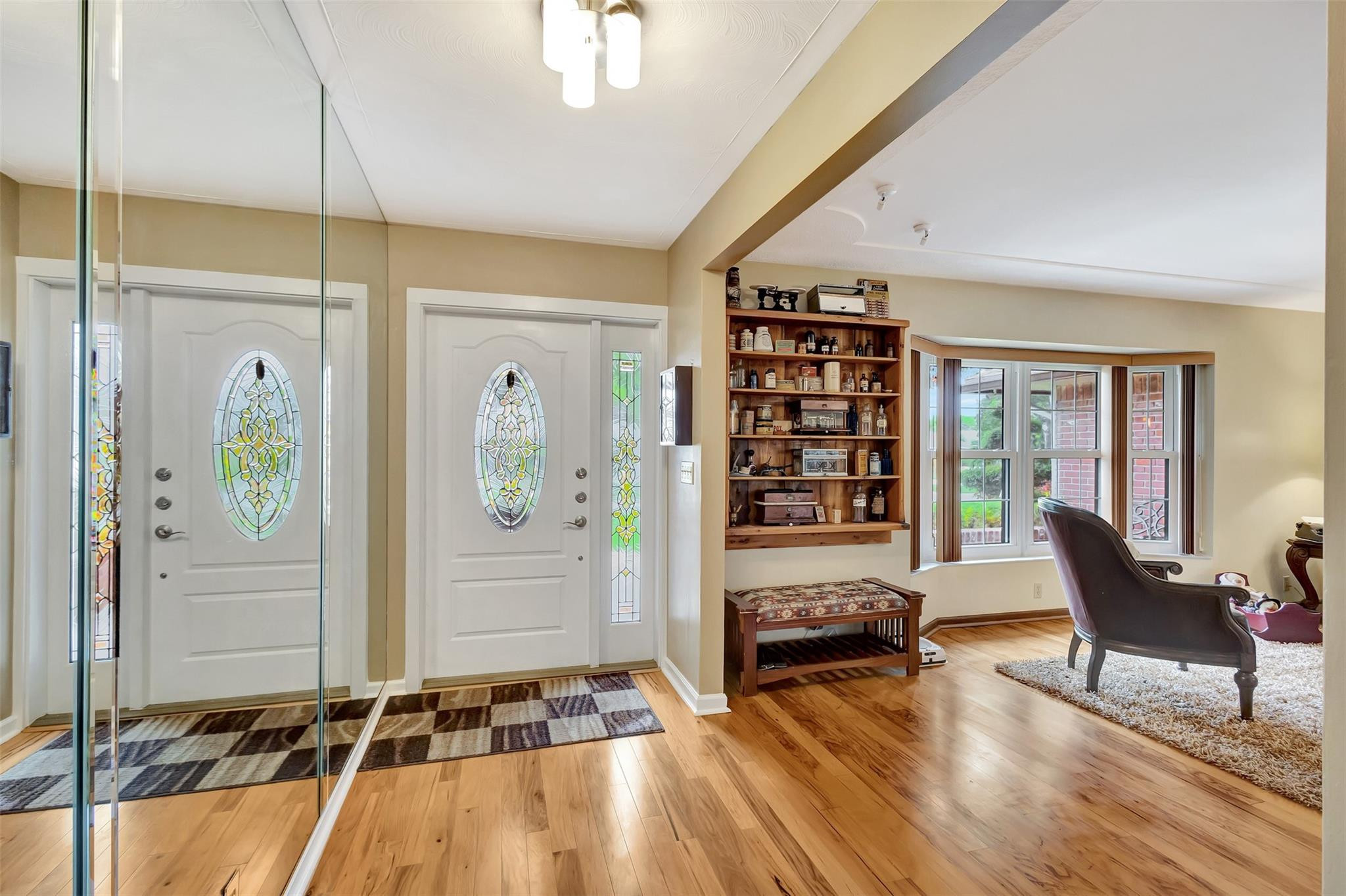 9022 Gardens Glen Cir