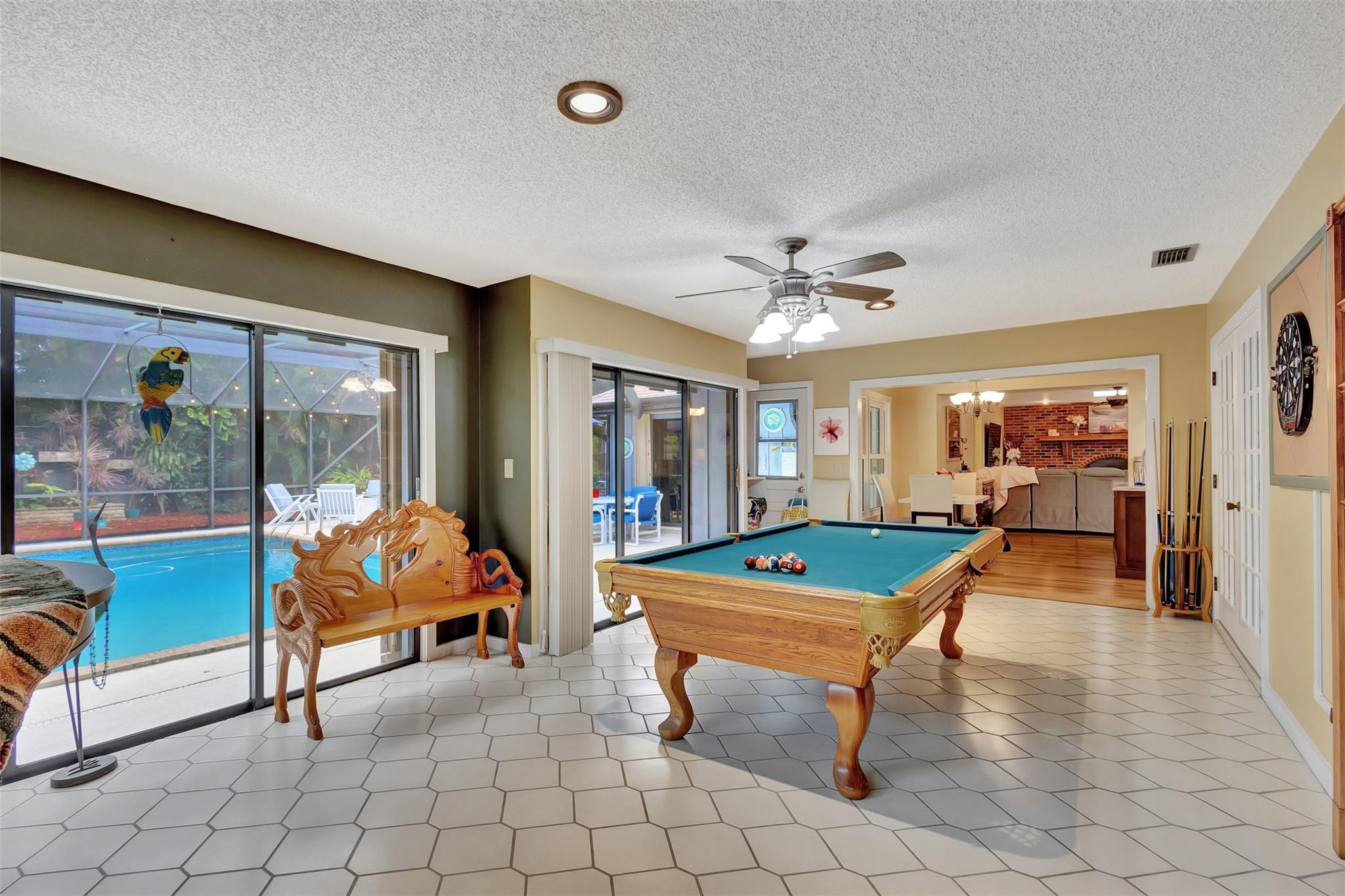 9022 Gardens Glen Cir