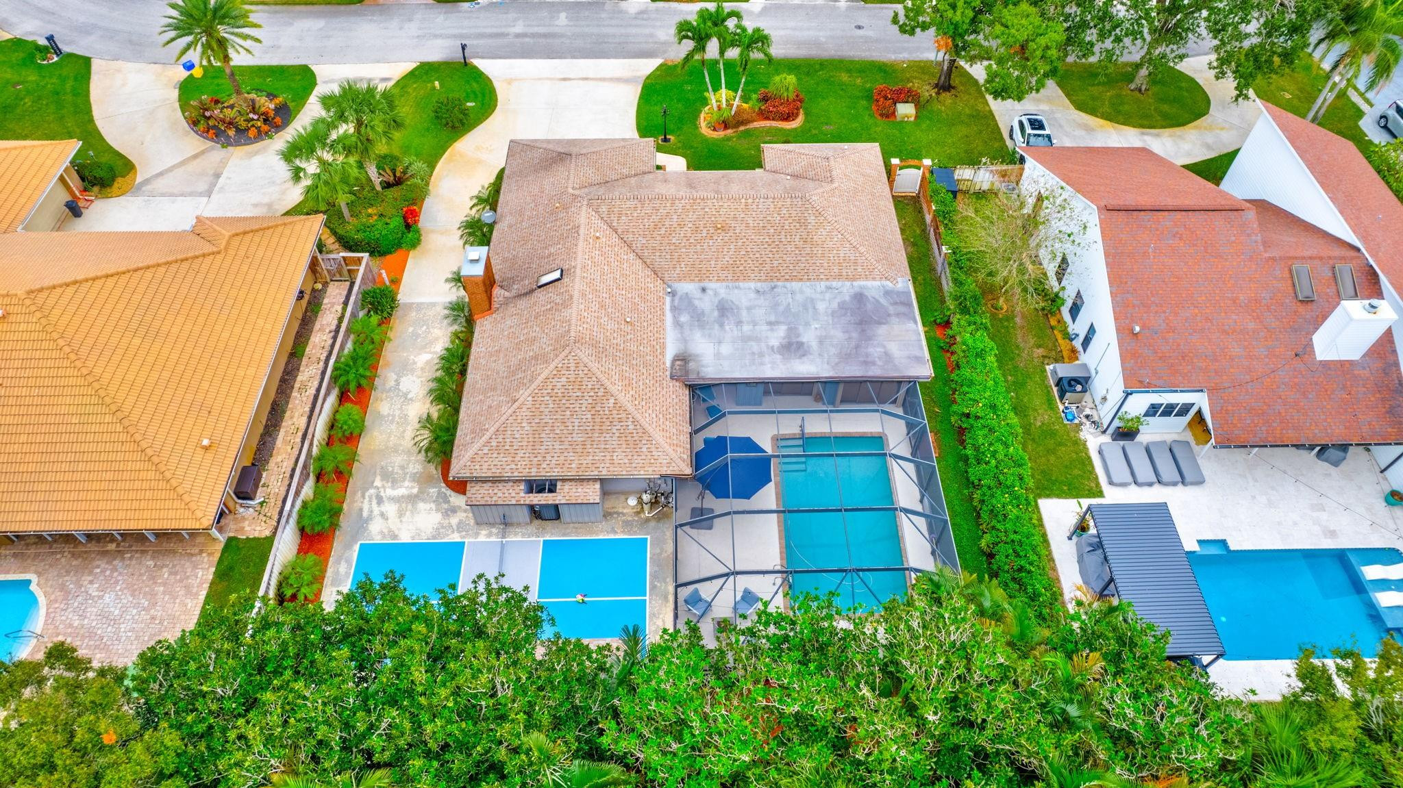 9022 Gardens Glen Cir