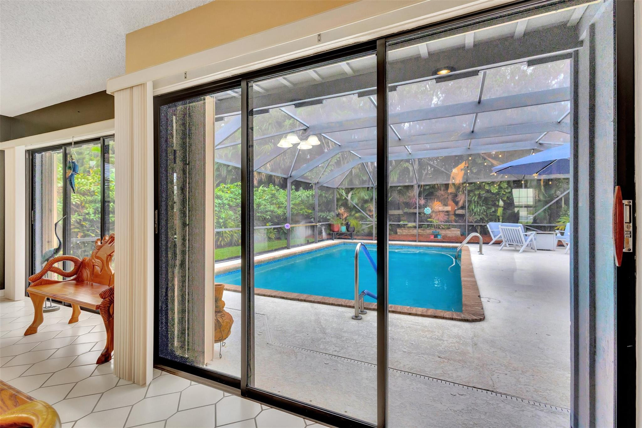 9022 Gardens Glen Cir