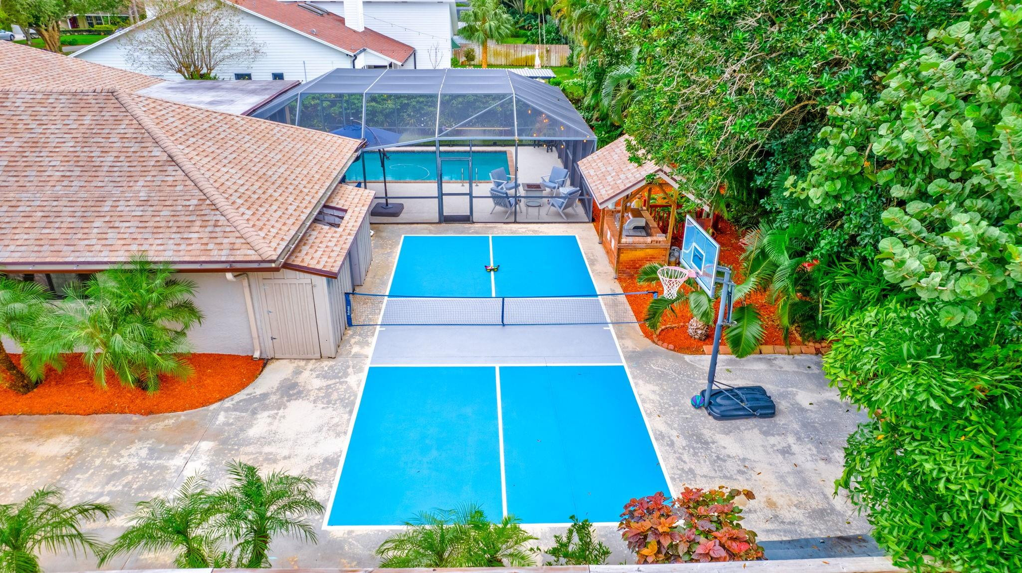 9022 Gardens Glen Cir