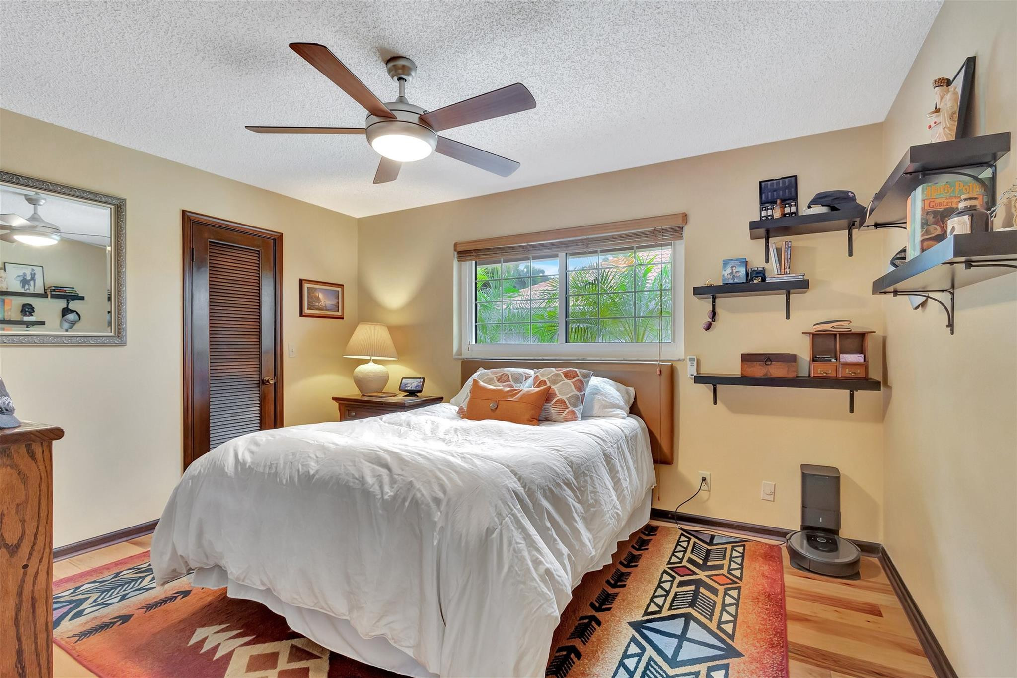 9022 Gardens Glen Cir