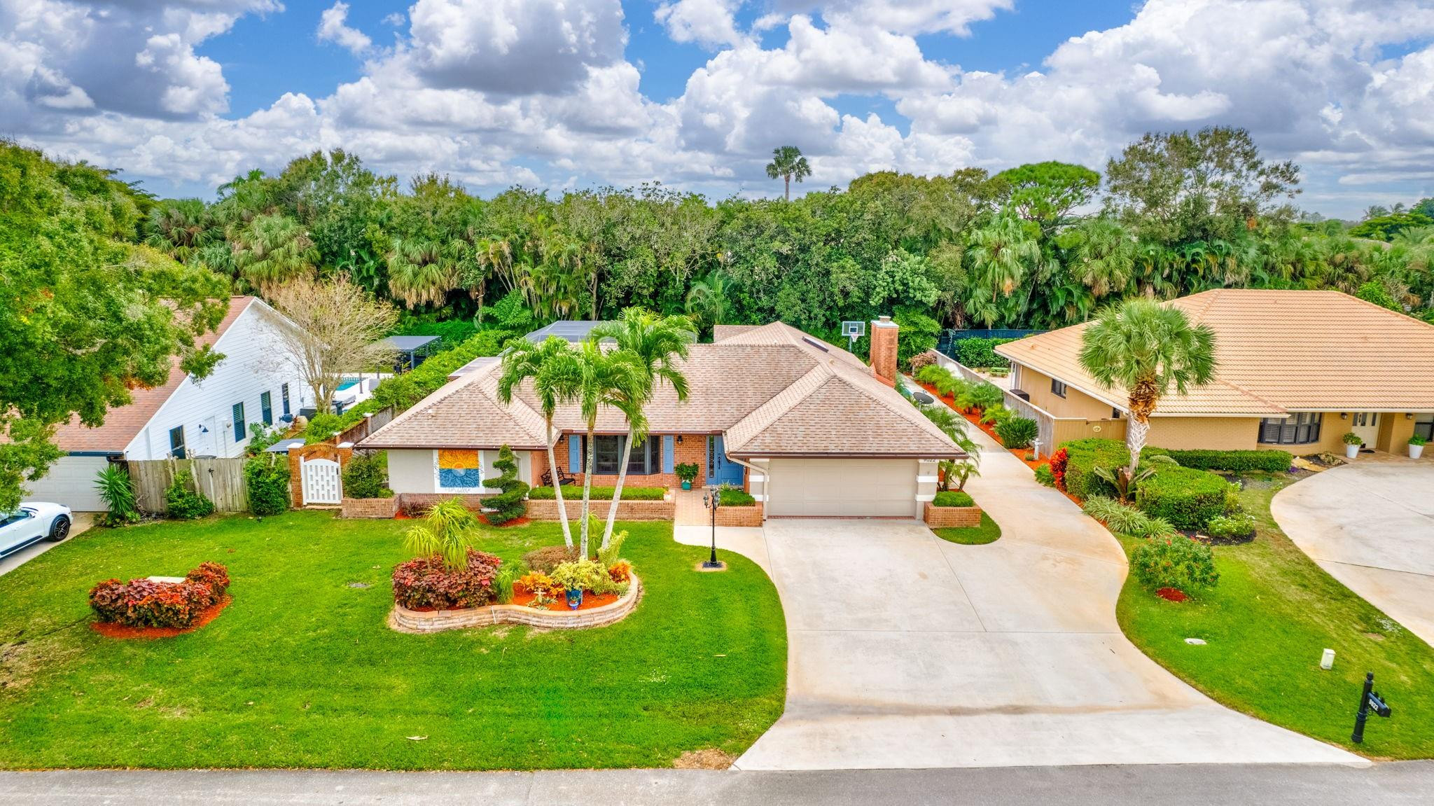 9022 Gardens Glen Cir