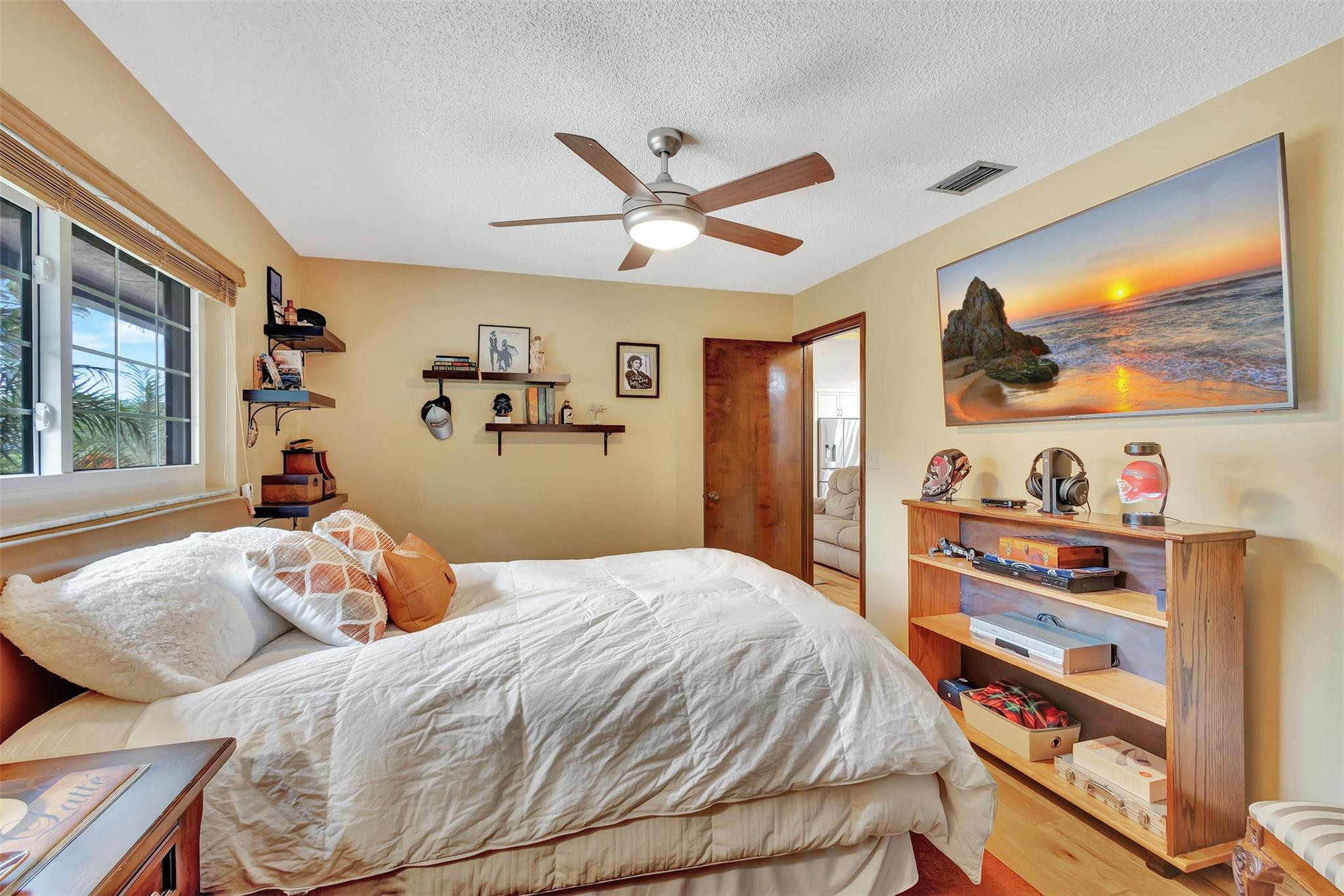 9022 Gardens Glen Cir