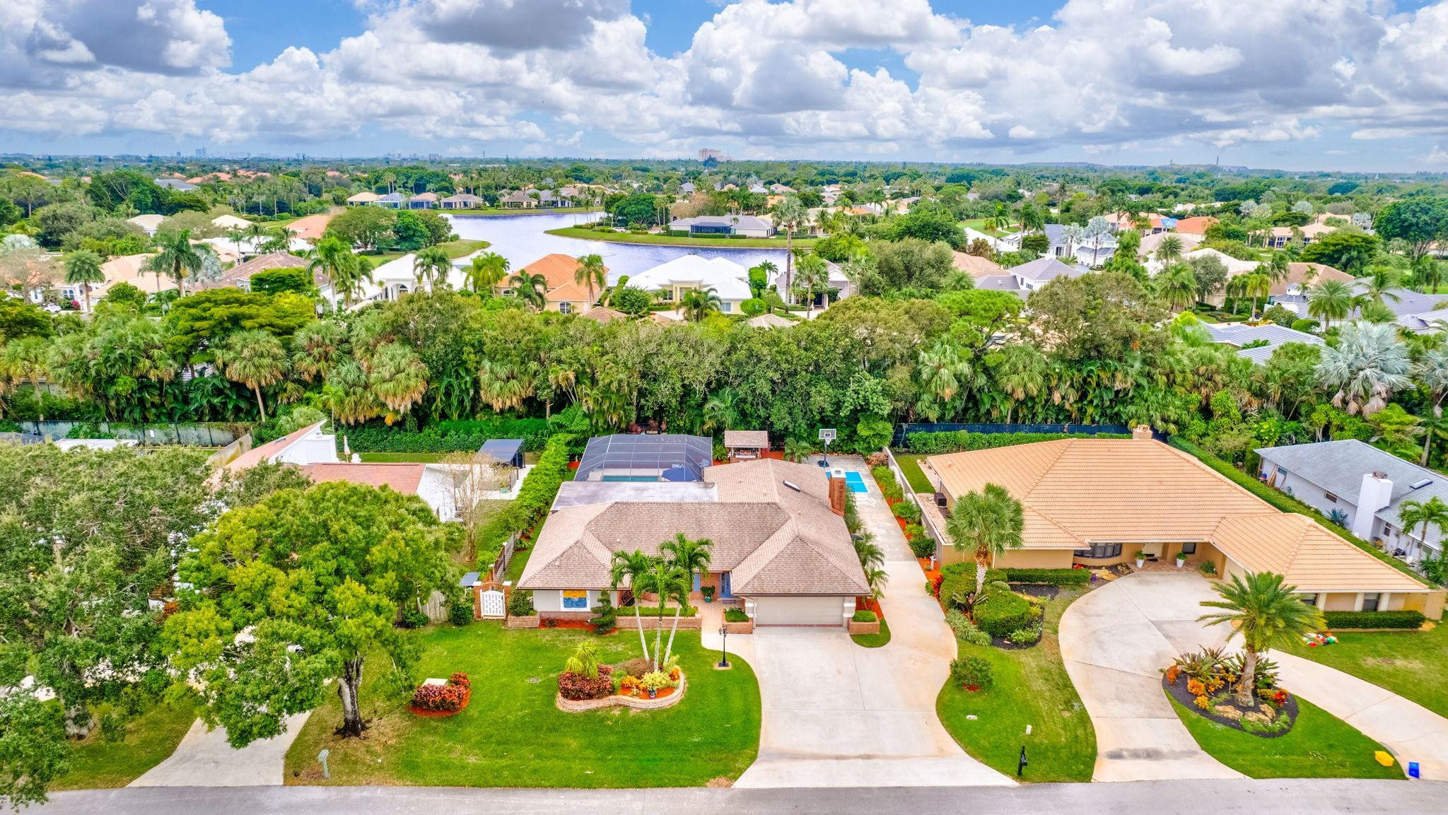 9022 Gardens Glen Cir
