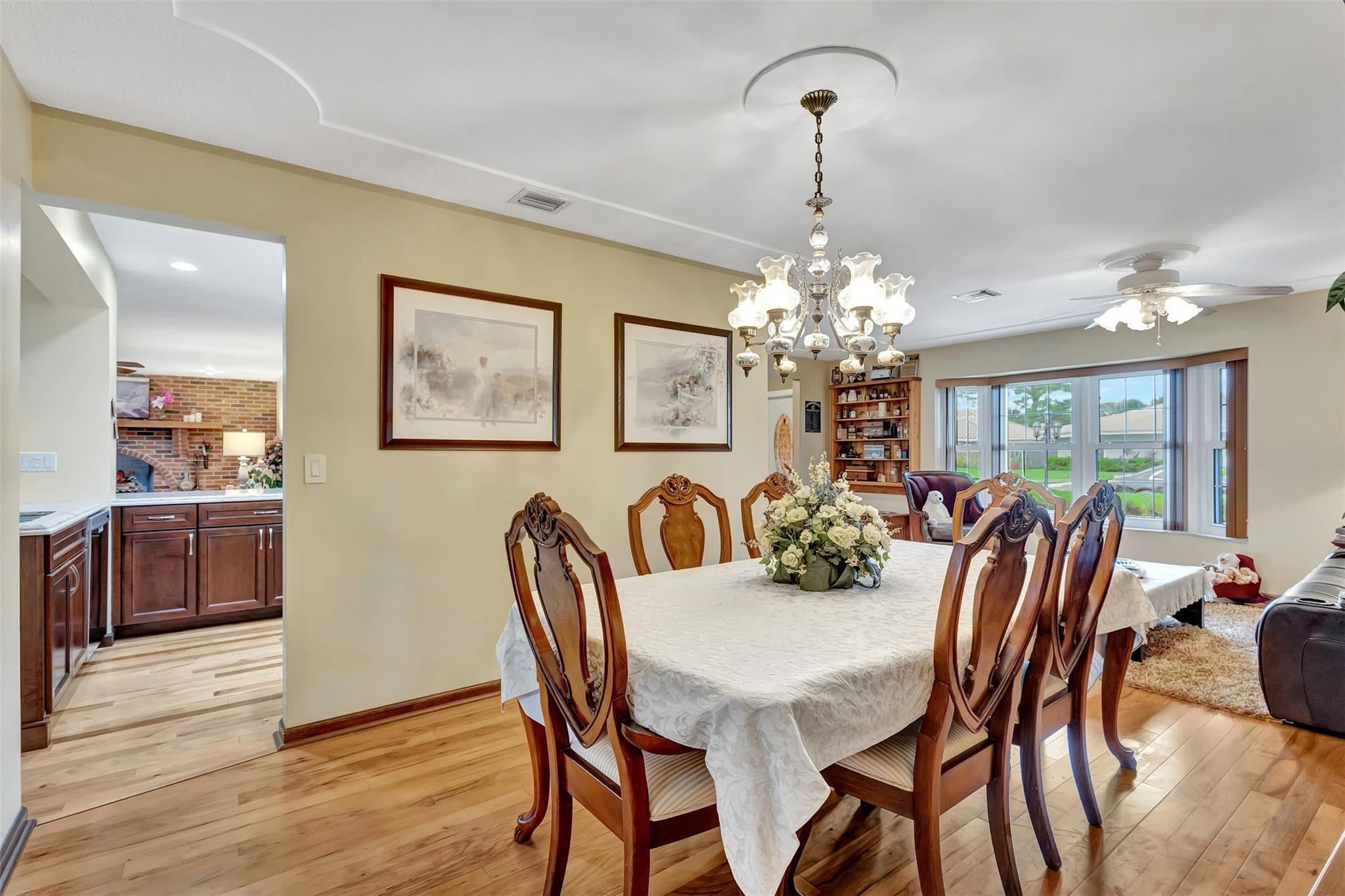 9022 Gardens Glen Cir