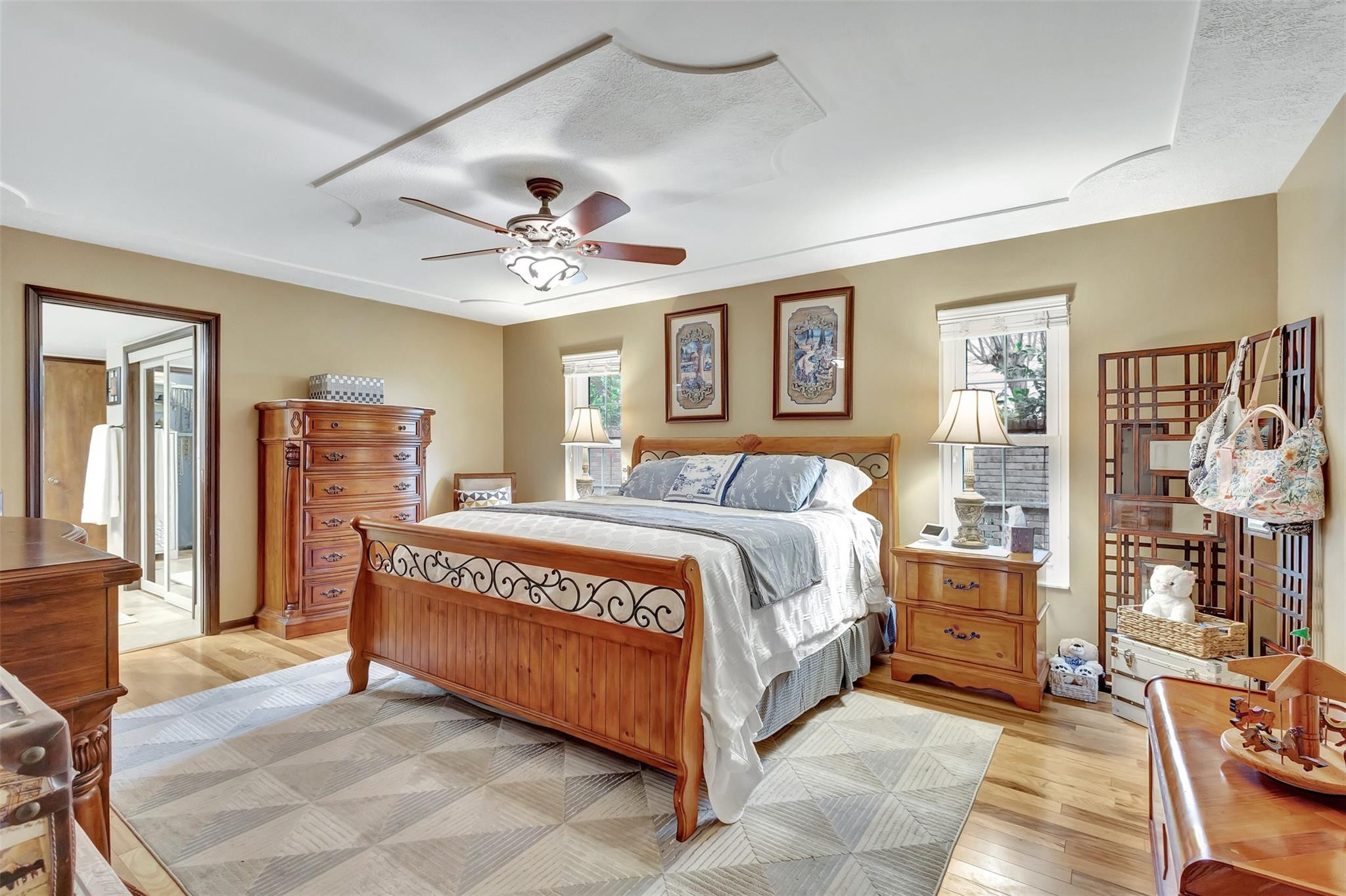9022 Gardens Glen Cir