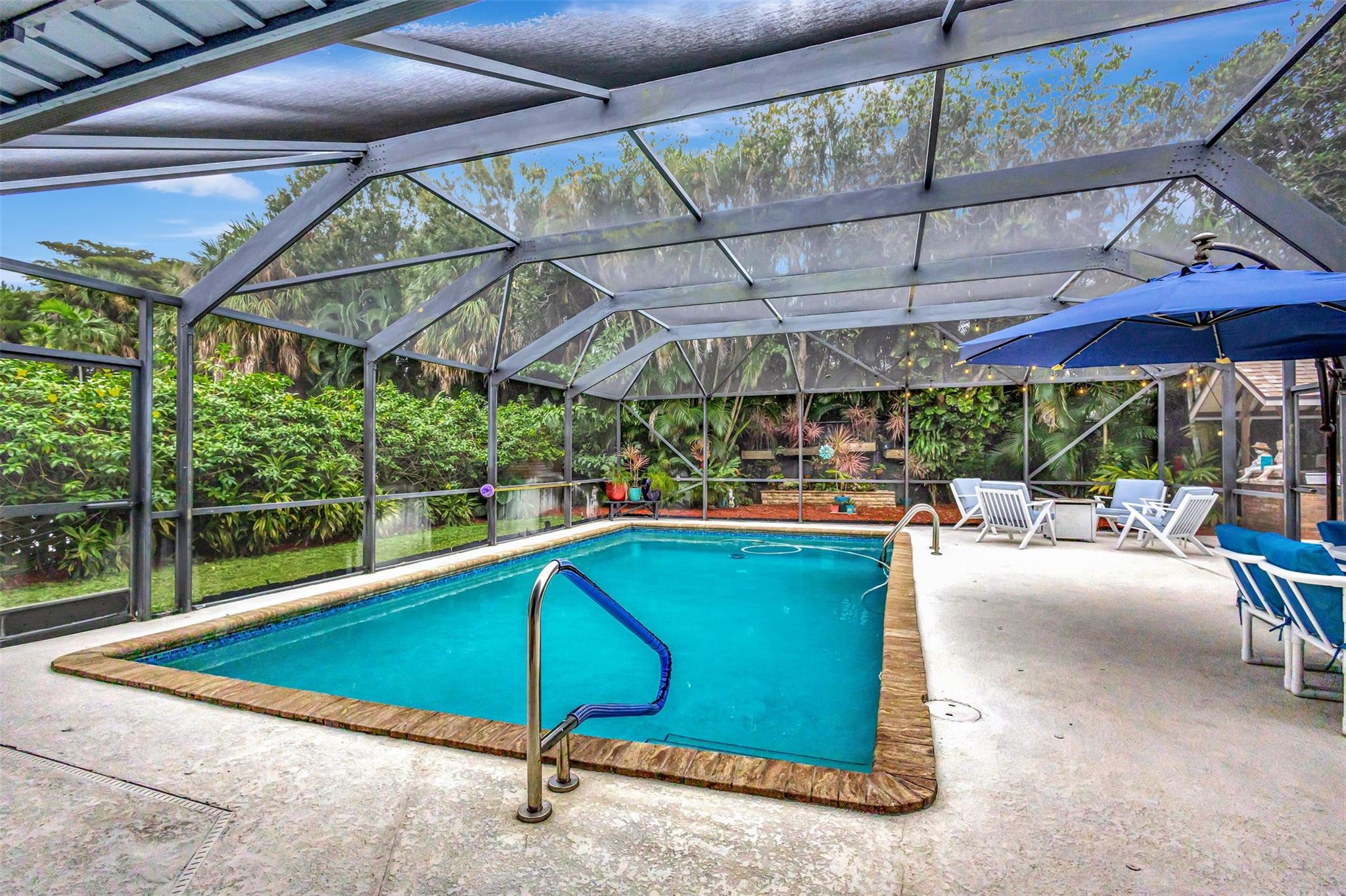 9022 Gardens Glen Cir