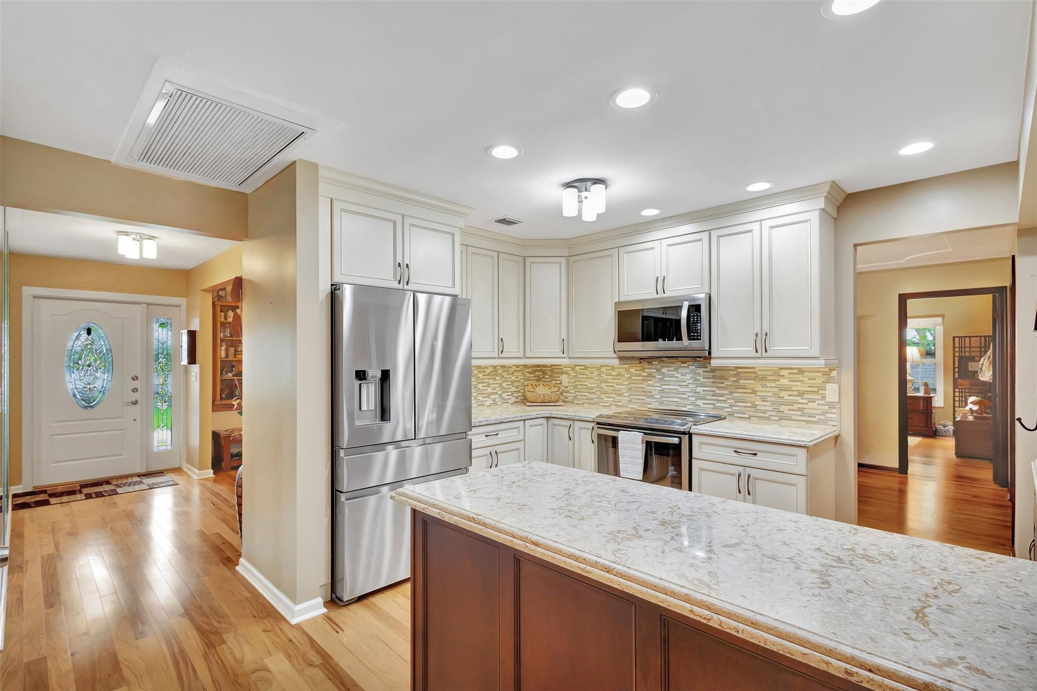 9022 Gardens Glen Cir