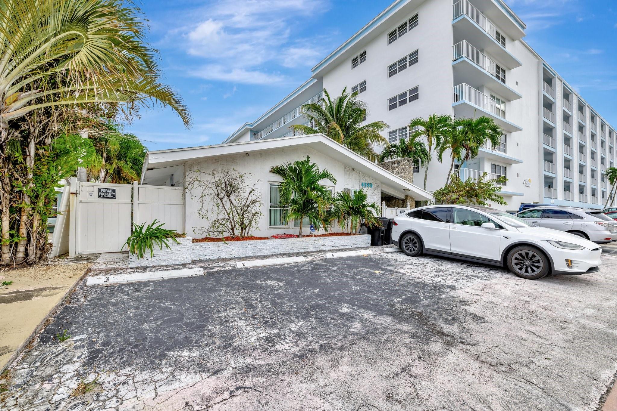 4548 N Ocean 4