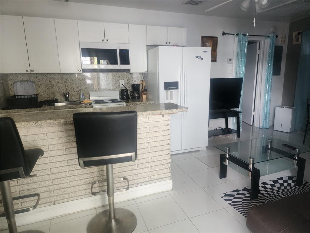 4548 N Ocean 4
