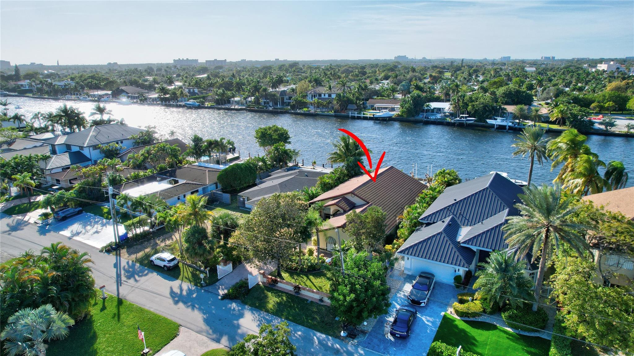 305 S Riverside Dr