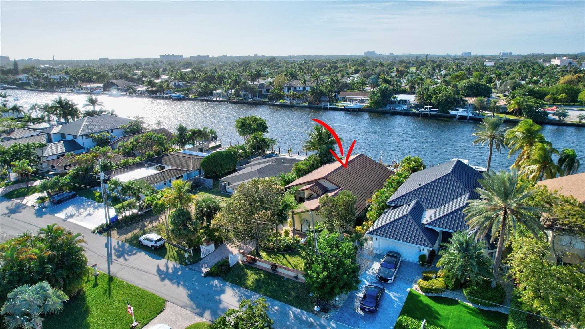 305 S Riverside Dr